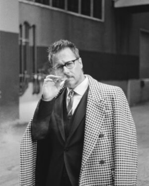 Stéphane Rousseau Instagram - Smoking with
Photographe @villedepluie 
Styliste @styledbyshk 
Mise en beauté @lea_begin 
Merci à @legermainhotels 

#photoshoot #black&white#goodtimes #mtl