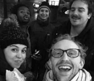 Stéphanie Arav-Clocchiatti Instagram - On a gradué. On est content-es. J’envisage avec enthousiasme, plaisir et détermination ce désormais possible retour sur les petits et grands écrans et ce début sur les planches en tant que professionnelle. Pour fêter ça, j’ai envie de faire un Q/A en story dont le thème sera l’école de théâtre. J’en avais fait un à la fin de la saison 5 de Jérémie et j’avais trouvé ça lefun, donc je récidive pour cette fin d’école. Restez aux aguets de mes storys, je devrais faire ça dans les prochains jours 💐