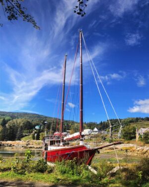 Stéphanie Arav-Clocchiatti Instagram - Un bateau et des chemins vers l’infini