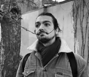 Stéphanie Arav-Clocchiatti Instagram - On a gradué. On est content-es. J’envisage avec enthousiasme, plaisir et détermination ce désormais possible retour sur les petits et grands écrans et ce début sur les planches en tant que professionnelle. Pour fêter ça, j’ai envie de faire un Q/A en story dont le thème sera l’école de théâtre. J’en avais fait un à la fin de la saison 5 de Jérémie et j’avais trouvé ça lefun, donc je récidive pour cette fin d’école. Restez aux aguets de mes storys, je devrais faire ça dans les prochains jours 💐