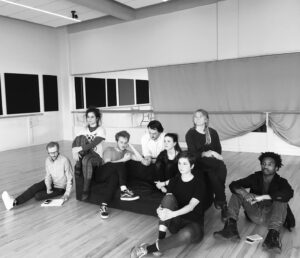 Stéphanie Arav-Clocchiatti Instagram - On a gradué. On est content-es. J’envisage avec enthousiasme, plaisir et détermination ce désormais possible retour sur les petits et grands écrans et ce début sur les planches en tant que professionnelle. Pour fêter ça, j’ai envie de faire un Q/A en story dont le thème sera l’école de théâtre. J’en avais fait un à la fin de la saison 5 de Jérémie et j’avais trouvé ça lefun, donc je récidive pour cette fin d’école. Restez aux aguets de mes storys, je devrais faire ça dans les prochains jours 💐