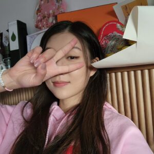 Stephanie Kim Instagram - 그냥 🩷