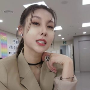 Stephanie Kim Instagram - 2023.11.11 at 6:10pm 
나랑 오늘 불후의명곡 본방사수 할 사람 🖐
김기태 X 스테파니 콜라보 무대 기대해도 죠아앙

Stay tuned for tonight's "Immortal Song"