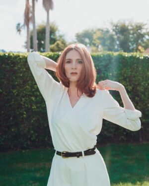 Stephanie Koenig Instagram - Impromptu photo shoot at home with the brilliant @theemmaexperience 

Thank you @sezane for the top