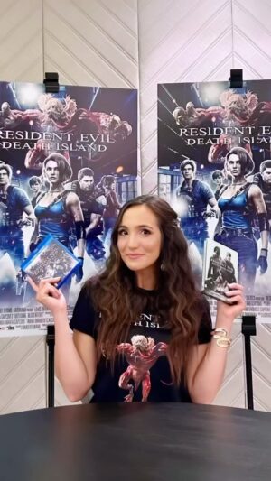 Stephanie Panisello Instagram - It was a blast getting to chat with all the press along side my fellow cast members @matthewmercervo and @nikileetompkins about Resident Evil: Death Island 🎬🍿 

Available July 25th on 4K UHD, Bluray, DVD and Digital! 
.
.
.

#ResidentEvilDeathIsland #ClaireRedfield #ResidentEvilClaire #VoiceoverActress #PremiereNight #BehindTheScenes #VoiceoverTalent #ResidentEvilFan #GamingIndustry #VoiceActing #D_Island #ResidentEvilUniverse #ZombieApocalypse #ResidentEvilFranchise #GameVoiceover #MotionCapture #MoviePremiere #Grateful #ThankYouFans

💄💁‍♀️ @emmawillishmu