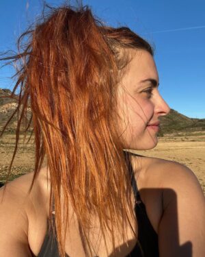 Stephanie Simbari Instagram - More love ❤️ more connection ✨more realness 🌀* less filter, more authenticity * more humanity,  less virtuality *more creation, less division * our intentions, visions, alignments and actions create our reality…mind your energy, open your heart 💜 sending you all so many well wishes for health and joy on this New Moon 🌙 Xmas eve 🎅🏽2022