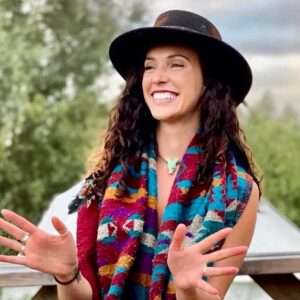 Stephanie Tripp Instagram - Ta da!! @riseandshineparties retreat magic. The magic continues tomorrow at the Rise & Shine party @thesteelyardldn. You don’t want to miss this one.
📷: @wiggzaro
....
#riseandshine #love #party #sober #soberrave #soberparty #concious #conciousness #worldpeace #highvibes #community #tribe #soundhealing #event #dance