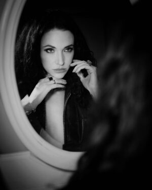 Stephanie Tripp Instagram - Mirror mirror...
....
📷: @ededwardsphotography
....
#mirror #mirrorpic #mirrormirror #reflection #blackandwhitephotography #blackandwhite #mirrorimage #art #artist #actor #actress #model #hands #romantic #romance