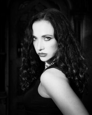 Stephanie Tripp Instagram - A bit of Hollywood glamour with @ededwardsphotography
📷: assistant @kimryxn
....
#blackandwhite #blackandwhitephotography #portrait #headshot #glamour #art #artist #gothic #vamp #vampy #femmefatale #actor #actress