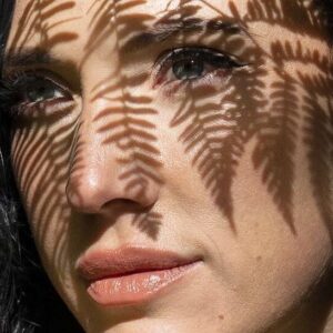 Stephanie Tripp Instagram - More fun fern shooting...🌿
....
#fern #ferns #leaves #lighting #shadow #shadows #face #naturallight #nature #art #model #forest #photography #photoshoot #photooftheday #closeup #shoot