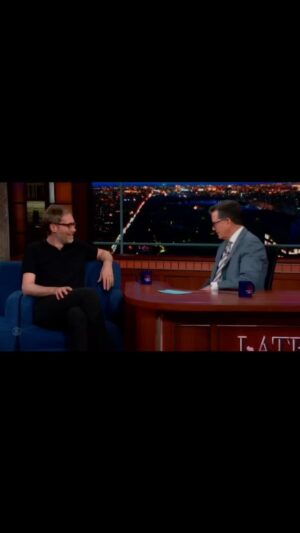 Stephen Merchant Instagram - One legend painting over another. Probably the most valuable bit of set dressing ever created. US friends, @colbertlateshow repeat tonight. #TheOutlaws