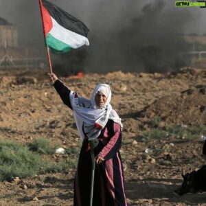 Stephen Satterfield Instagram - How old were you when you learned the lie that Palestine was a bad word? What about Arab? We are so bad at navigating stories. The prevailing power is the orator and too often this is absent in our analysis even though we know this to be true. Who is missing from the tale should captivate us equally. Who is not included is a good clue about who has been looted. Colonization, gentrification, apartheid and occupation: the formation of your state causing displacement.  Who will hear history without obstruction? None of us if we don’t  speak up. 

Black male American 
I recognize the rhetoric 
Of unconditional support
For the troops 
For the boys in blue 
When mother and child are murdered  in their own beds 
Abetted by State-led raids 
and the perpetrators get away 
Our freedom is connected 
USA provides the weapons 
RIP Breonna Taylor 
The right to self defense while also  occupying 
is an inherent equivocation 
Racists wreak havoc wherever they are 
The occupation is the problem 
The rest of us must unite against what is brutal
US weapons used to kill civilians 
Dispossession is the precursor to resistance 
I lift a fist in solidarity
Know justice, know peace 

Photo: Mohammed Zaanoun // ActiveStills