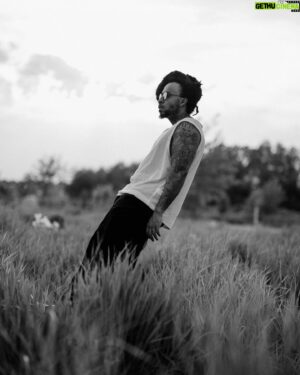 Stephen Voyce Instagram - As tiny as we are in the grand scheme of things, still, who we choose to be ripples through time and space. We are the difference between what is and what could be. 🇨🇦🇳🇬🇩🇪👽

'The Audio Shock Therapist', is now available across digital stores and platforms (link in bio). 

🎵 'Hope' feat. @clau_music 
📷 @terrie.reyes 

#music #photography #wordsofwisdom