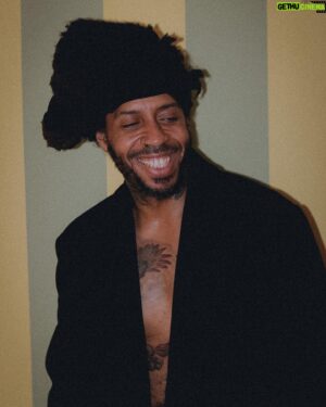 Stephen Voyce Instagram - I'm grateful for the moments of unhinged inspiration, the ones that absolutely consume you, that stir up, in you, a creative frenzy. Time becomes irrelevant, life's trepidations fade into some far away distance, and all that there is your magic unfolding. 🇨🇦🇳🇬🇩🇪👽. 📷 @adhdtravels 
-
#canadianmusic #nigerianmusic #inspired #mindset #inked