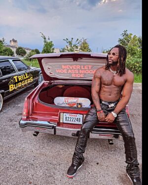 Stephon Strickland Instagram - BIG PRESSURE (TRILL MIX) w/ @flashgarments ft. @bunb MUSIC VIDEO

Shout out to @allaboutbooking for coordinating this shoot! 

Much respect to @officialronnieb_ for coming through and showing out 

Shout out @djwhookid for the special appearance

@biglee_spokesnvogues & @spokes_n_vogues
For the dope whips