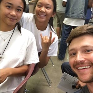 Sterling Knight Instagram - Met @kikstartrocks at the DMV today and they made my time so much more enjoyable! Keep rocking out ladies!!#DMVbuddies