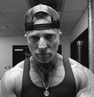 Steve Burton Instagram - What else could you ever want but to love and respect yourself..❤️

and how do we do that? 

By our positive daily habits/actions that build us.

There’s a quote, show me your habits and I’ll show you your future ..

Nothing rings more true.💯

If someone doesn’t keep their word to you..we get angry or offended…

How come the same rule doesn’t apply for us? 

Is it time to keep your word to you?

Men/Women

If you TRULY want to make a change..you can DM me CHANGE and I’ll get to it.

No tire kickers. 

Time to put in the work. 

💪🏼🙏🏻❤️