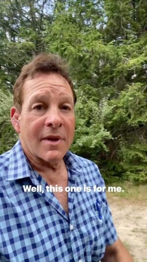 Steve Guttenberg Instagram - The sign of a true champion is getting up off the mat when you fall down. That was always said to me and I really like hearing that today 💪 So, I’m just going to get up! ⬆️