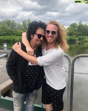 Steve Lukather Instagram - Father and son moment Pre show last night.
ZFG killed it last night with us !