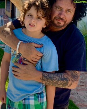 Steve Lukather Instagram - Me and Bodhi in the yard today