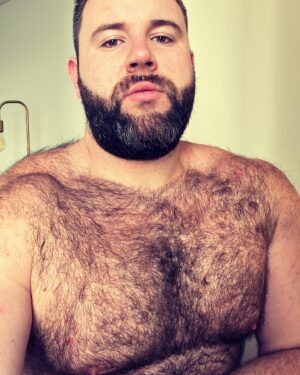 Steven Instagram - Looky-look-boo

#hairychest #musclebear
