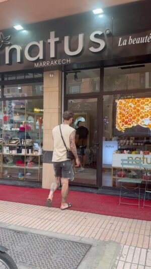 Steven Bachelard Instagram - Natus Marrakech , 

trouver des senteurs oriental en exclusivité chez Natus une boutique en ligne est disponible personnellement la senteur Natus D’orient est pour moi la Best-seller . 

Site online : https://natusmarrakech.com

Livraison Partout en France 🇫🇷