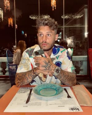 Steven Bachelard Instagram - ⭐️ L'ete se termine le 21 septembre , laisse Moi encore Kiffer Stp ⭐️
-
- #instagram #lisboa #holidays #lovely  #vida #bestlife #Amor