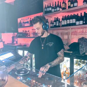 Steven Bachelard Instagram - ⏰ See you Soon ⏰ #joya #enjoy #dj #love #mix #bar #allnightlong #plaisir #instagram #foryou @joyabordeaux
