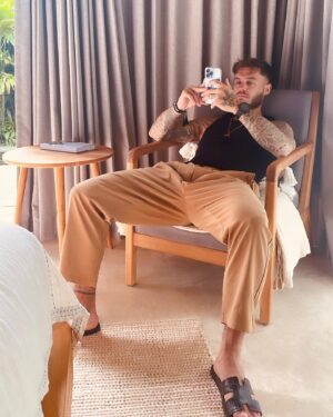 Steven Bachelard Instagram - Prochaine vacances .. where ? #bali #balisolve #vacation