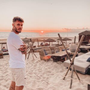 Steven Bachelard Instagram - ✈️🏝