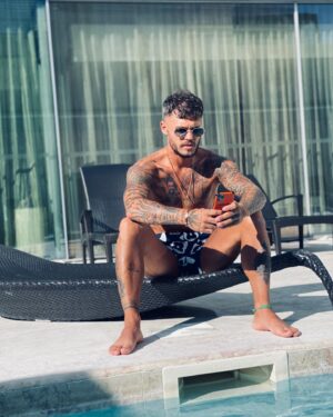 Steven Bachelard Instagram - 🏴‍☠️ La Piraterie n'a jamais fini🏴‍☠️
-
- #Holidays #Lisbonne #Portugal #Sejour #Hotel #GuestHouse #Penthouse #Summer #Silencieux #Projets #NoBlabla #Concret