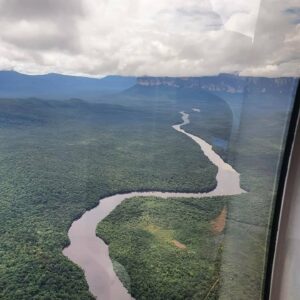 Steven Seagal Instagram - I took a break from humanitarian work in Moscow to visit the Bolivarian Republic of Venezuela, where I met with President Nicolas Maduro and was treated to a martial arts presentation by local youth. Afterwards I accompanied governmental officials for a visit to rain forest settlements in and around the Canaima National Park, where I was privileged to meet with tribal elders from the indigenous Pemon people to discuss the problems of habitat protection and illegal mining. My visit attracted attention to the lifestyle of the Pemon tribe and the rich cultural heritage that has developed over centuries. In meetings with local shamans, I emphasized my interest in working with public and private sector entities to improve living conditions for the Pemon and help develop sustainable economic models. Shaman Ato thanked me for my words of support and for the visit in general, which highlighted the needs of Venezuela’s rainforest indigenous community. It was an honor to be received by the Pemon people with such warmth and dignity. I am pleased to have met this noble community, and will work in the future to make their story known and to combat the factors that threaten their centuries-old lifestyle.