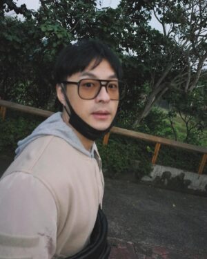 Steven Sun Instagram - 不知道為什麼，從小到大都沒變過
就是很喜歡去動物園，高中大學看動物頻道也是沒停過
對於知道各種動物冷知識很是驕傲～
例如：蜜蜂是靠翅膀和身體的震動來提高溫度熱死侵略者