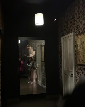 Steven Sun Instagram - Conjuring universe👻
我是一個完全不看鬼片的人
想說小小的展應該沒什麼好怕
結果看完一整個晚上驚魂未定
設計意外的精緻，佈置很用心
想被嚇一嚇可以去玩！