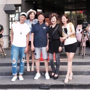 Steven Sun Instagram - 看到新聞還是有點不太真實，記憶一下子就回到當初一起拍戲的樣子，妳沒有一天是不帶著大大的笑容的，每次排戲都帶著滿滿的熱誠，帶著我們大大小小的孩子們一起表演，收工還會半強迫我開車載妳回家，路上聽妳分享這一路走來的各種趣事，妳就像是一個小朋友住在大人的身體裡。戲外我們也曾經在教會一起相處過，看著妳帶著強大的表演實力和使命在演藝圈穿梭，是我要花這一生多多學習的榜樣。我不會說一路好走，我只想跟妳說我們到時候見，我要去妳在天國大大的房子作客！馬姐，謝謝妳！