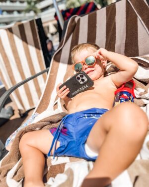 Stian Blipp Instagram - Klamrer oss fast til de siste dagene uten dobbel ull, isete fortau og frostrøyk. ☀️🌴