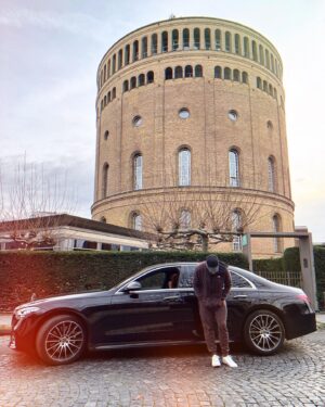 Stian Thorbjørnsen Instagram - Roadtrip Fredrikstad-Paris oppsummert. Lübeck, Biltrøbbel, laaaang biltur til Disneyland Paris med en bil i nødmodus. Bastogne og krigsmuseum og en litta bonustur innom Köln som leverte overraskende bra. Bra uke ❤️
