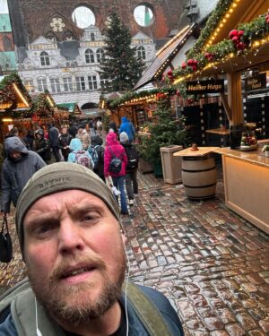 Stian Thorbjørnsen Instagram - Roadtrip Fredrikstad-Paris oppsummert. Lübeck, Biltrøbbel, laaaang biltur til Disneyland Paris med en bil i nødmodus. Bastogne og krigsmuseum og en litta bonustur innom Köln som leverte overraskende bra. Bra uke ❤️
