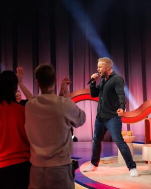 Stian Thorbjørnsen Instagram - Snubla innom programmet til Else her om dagen! Alltid like trevlig med den dama. Det kan dere se på tv ikveld klokka 21.30 ❤️ foto @c_ingebrigtsen