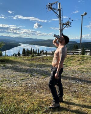 Stian Thorbjørnsen Instagram - Topptur og pils type LITE. Den perfekte balanse.