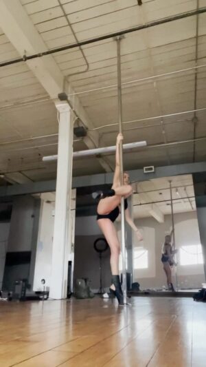 Stilvi Psilopoulou Instagram - Let me introduce you to my new lover: pole dancing 🤍 It all started one month ago @inyourskinstudio with @sadathegoat best instructor of all times. Follow me on this new adventure! I could have never thought that I would be able to do so many tricks in such a short period of time. But @sadathegoat & @inyourskinstudio can do miracles. Stay tuned because more videos will be out soon and I will keep you posted on everything!
.
.
.
#poledance #poledancing #poledancer #polefitness
