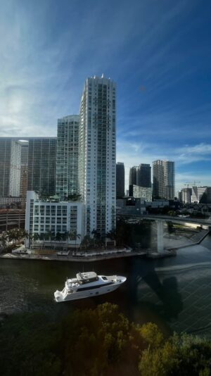 Stilvi Psilopoulou Instagram - View from our room on the 14th floor 🫠
.
.
.
#miami #miaminights #miaminightlife #miamiphotographer