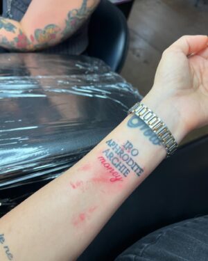 Stilvi Psilopoulou Instagram - My 7th tattoo, my little black b*tch’s name, my first red one🩸I’m obsessed 🩸
.
.
.
#gettinginked #redink #redinktattoo #tattooart