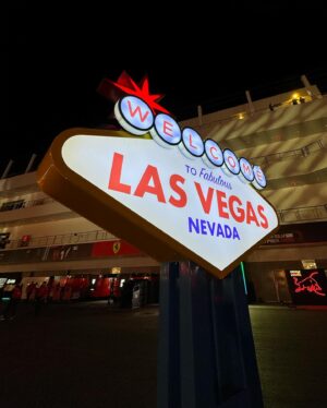 Stoffel Vandoorne Instagram - Vegas baby ♠️♥️♣️♦️