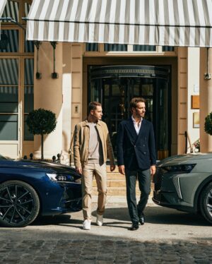 Stoffel Vandoorne Instagram - Not always wearing a race suit… 🕺