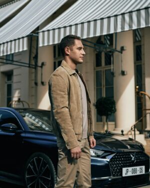 Stoffel Vandoorne Instagram - Not always wearing a race suit… 🕺