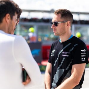 Stoffel Vandoorne Instagram - Not the first rodeo we wanted with our new 9X8 🤕 we got involved in a crash at the start and carried substantial damage. Ciao for now Imola, see you at the next one 🦁