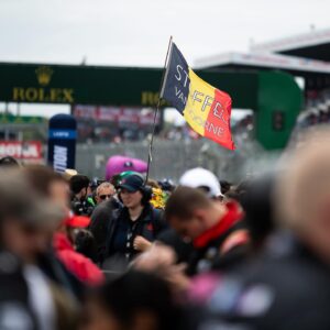 Stoffel Vandoorne Instagram - 🦁 🇫🇷 Le Mans done and dusted. Extremely challenging race with the weather conditions and unfortunately not the result we were hoping. Thanks to the boys @paul_diresta @loicduval and @peugeotsportofficial for bringing the car home!