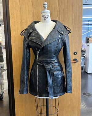 Stuart Vevers Instagram - #behindthescenes 😊💫😻🌟🤗 custom @coach quilted leather moto dress and black leather top for #Normani 
 
#VogueWorld
#CoachNY