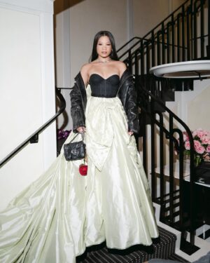 Stuart Vevers Instagram - #MetGala Magic. 🪄 Handcrafted at our workshop in New York City and inspired by #StuartVevers’ vision for Coach of heritage reimagined through the lens of today’s generation, #StormReid’s look juxtaposes American romance with youthful, counter culture attitude. 

Interpreting the Met’s “Garden in Time” theme, the design incorporates references to American fashion past and present, florals, as well as love worn and re-loved materials.

Photographer: @benjaminrosser
Hair: @nikkinelms
Nails: @customtnails1
Makeup: @paulyblanch

#CoachNY